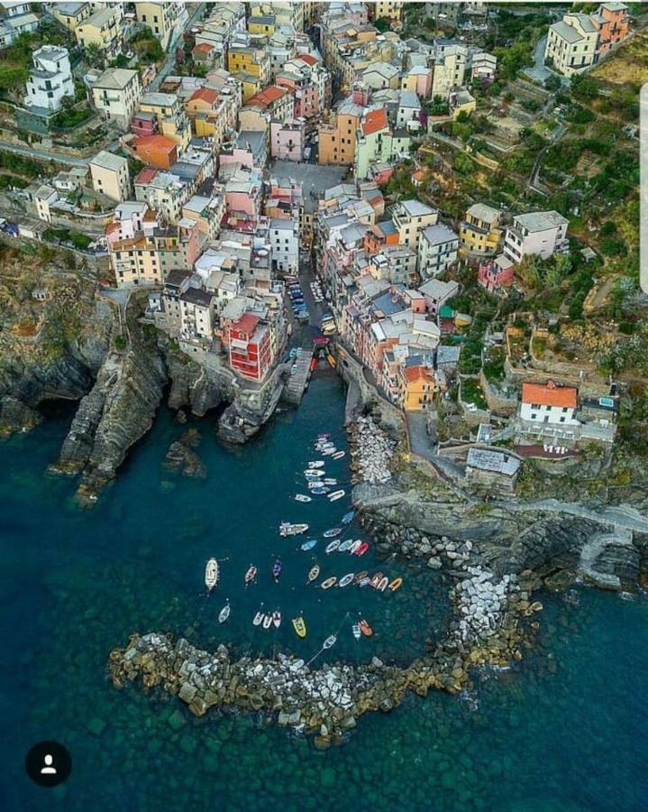 Ca'La Luna - In Centro Con Terrazza Riomaggiore Buitenkant foto