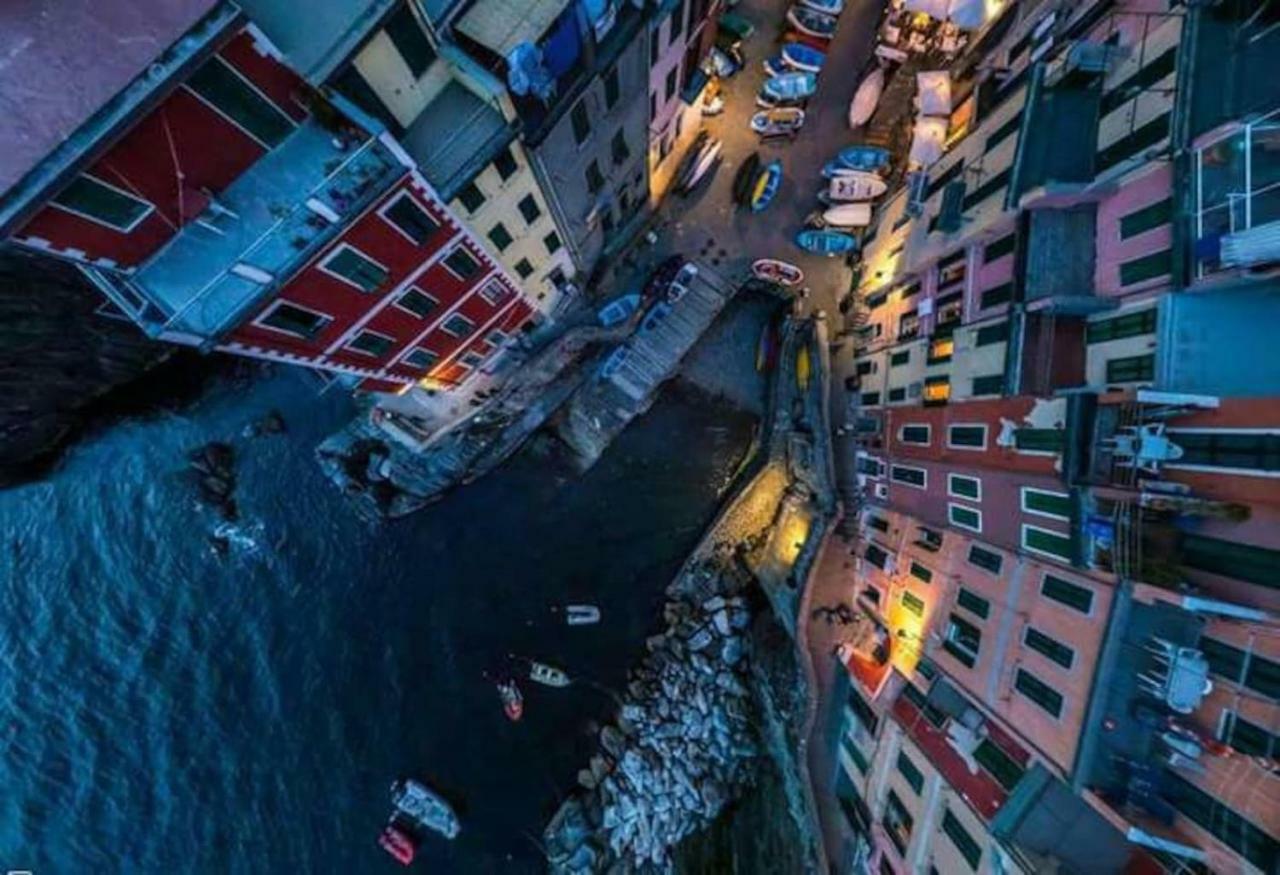 Ca'La Luna - In Centro Con Terrazza Riomaggiore Buitenkant foto